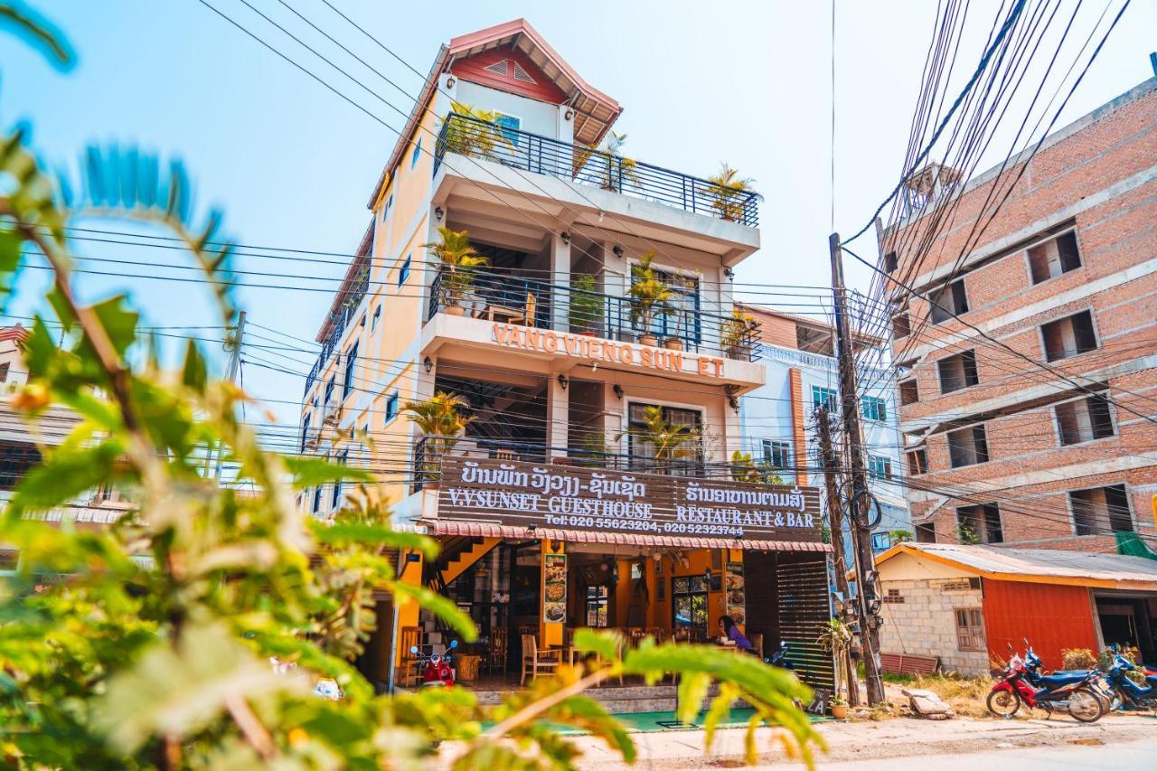 Vang Vieng Sunset Guesthouse & Restaurant Extérieur photo